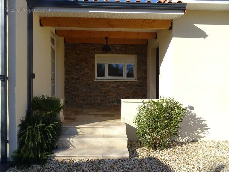 Maison à CHAMPNIERS