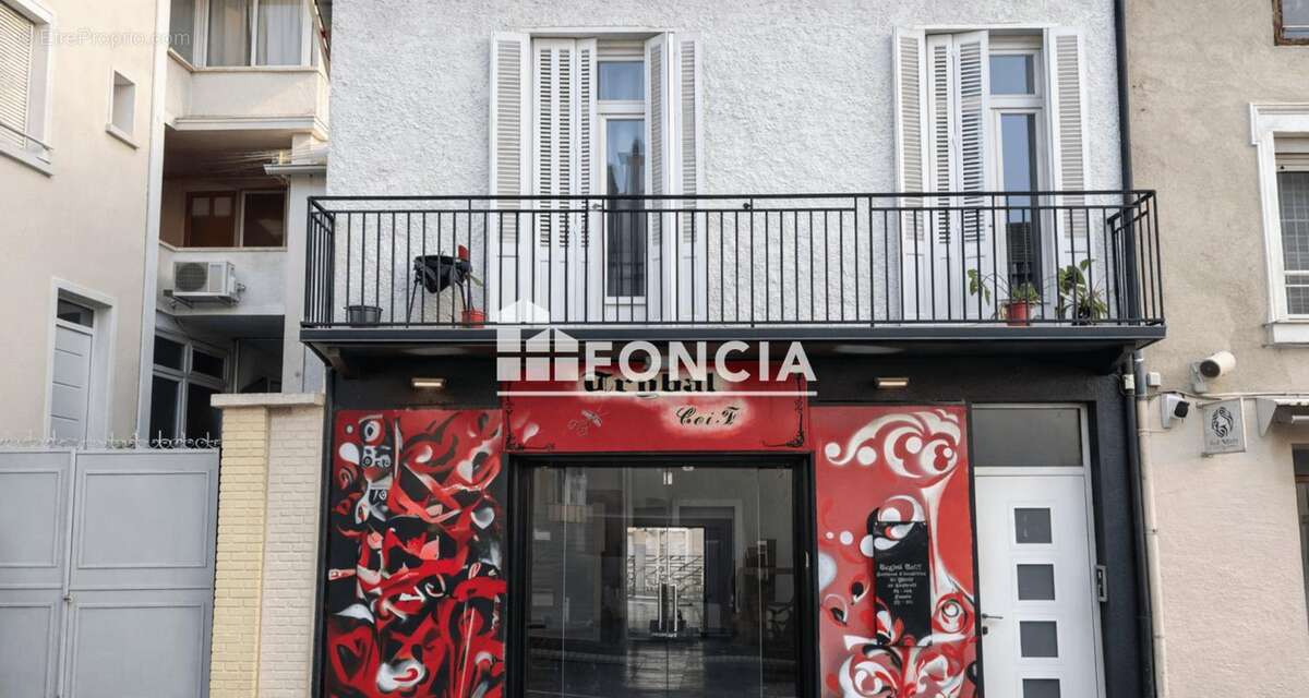 Commerce à MEXIMIEUX