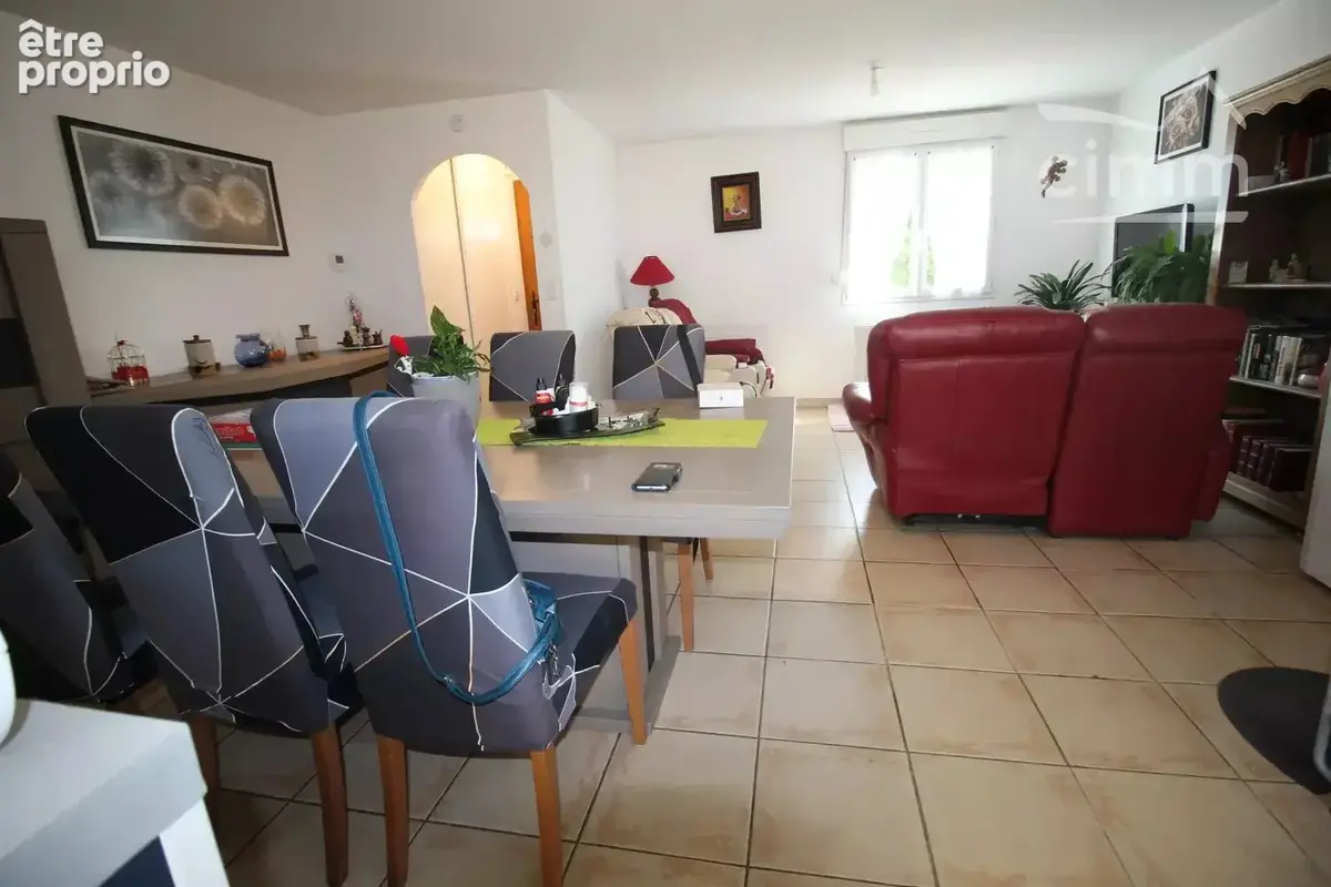 A vendre maison avec garage et jardin - photo 3
