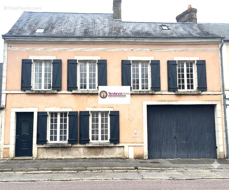 Maison à LE MELE-SUR-SARTHE
