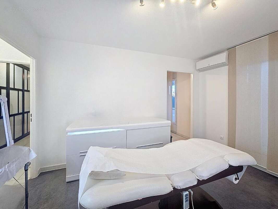Photo 2 - Appartement à ROQUEBRUNE-SUR-ARGENS