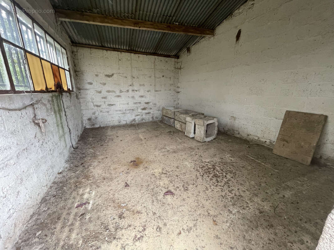 Terrain à MAUBERT-FONTAINE