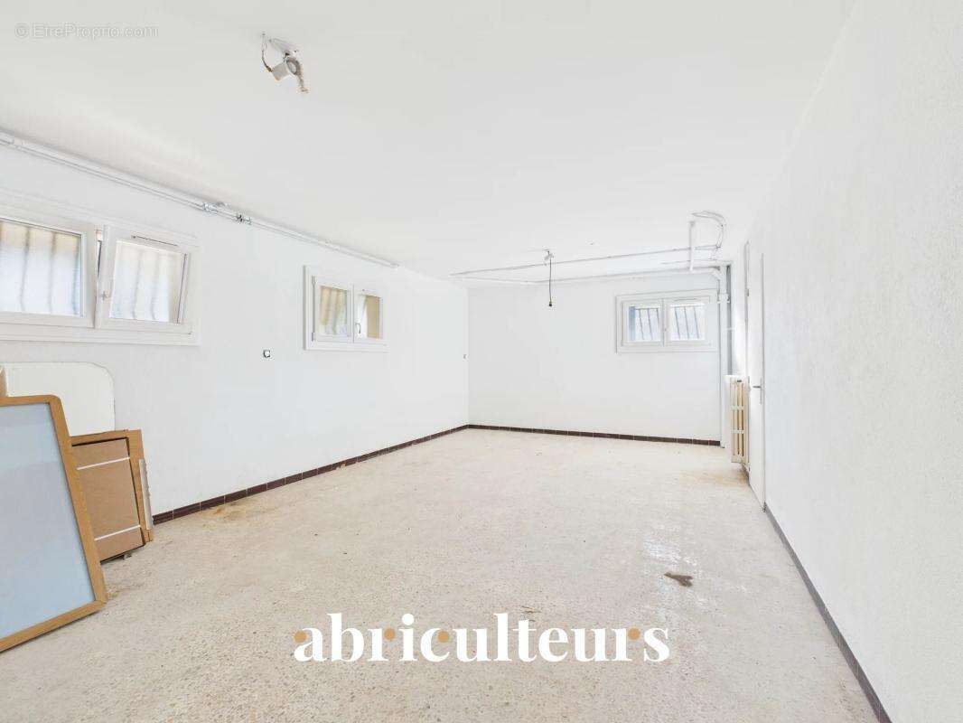 Belle maison T4 avec possibilité d'aménagement, terrasses et jardin à Eguilles (13510) - photo 23