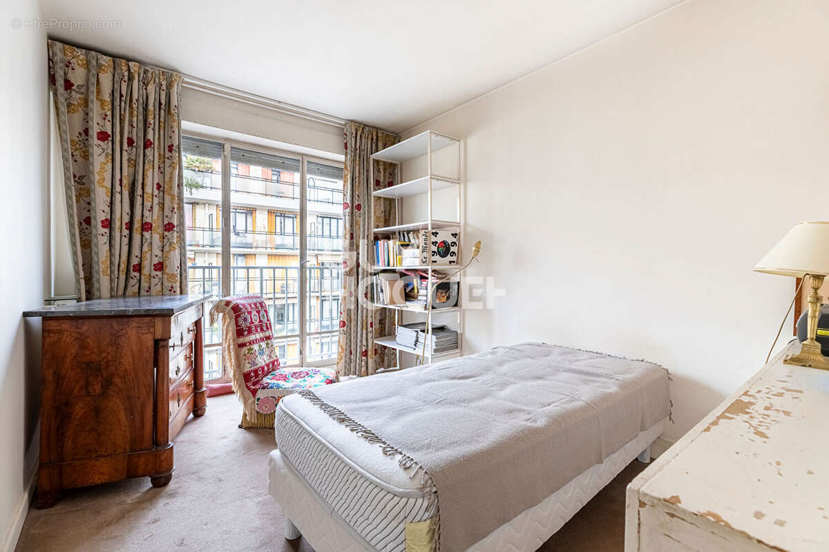 75015 GEORGE BRASSENS - 3 Pièces 2 Chambres 63M²  - Dernier étage - Balcon - photo 6