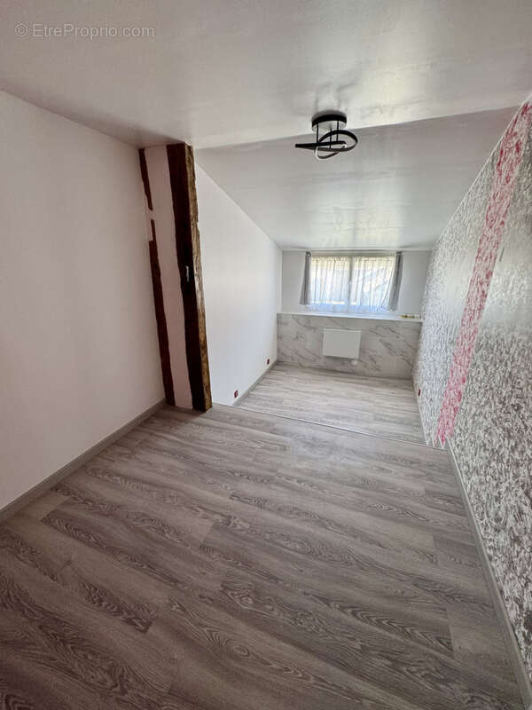 Maison rénové type 4 sur un terrain de 180 m2 - photo 9