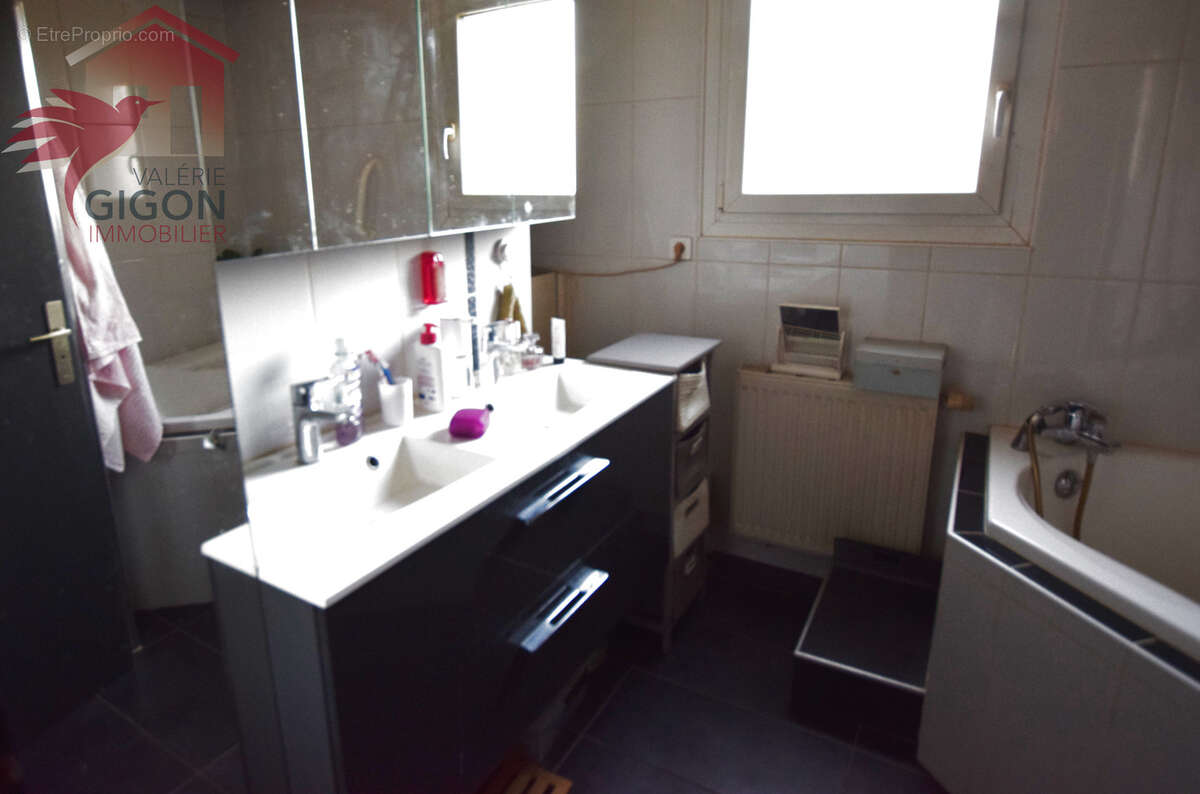 Dans une belle copropriété récente, découvrez cet APPARTEMENT F5 lumineux et spacieux.... entièrement de plain - photo 7