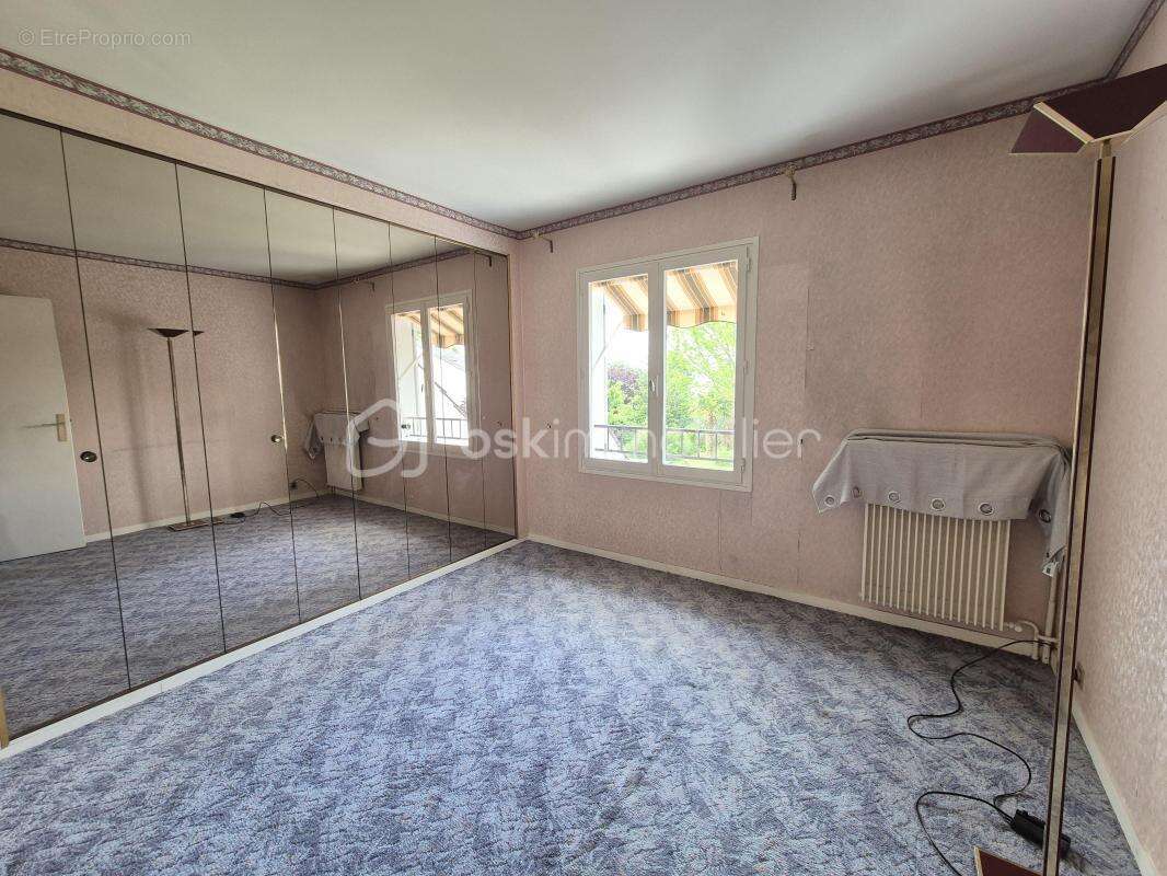 Maison à COURCOURONNES