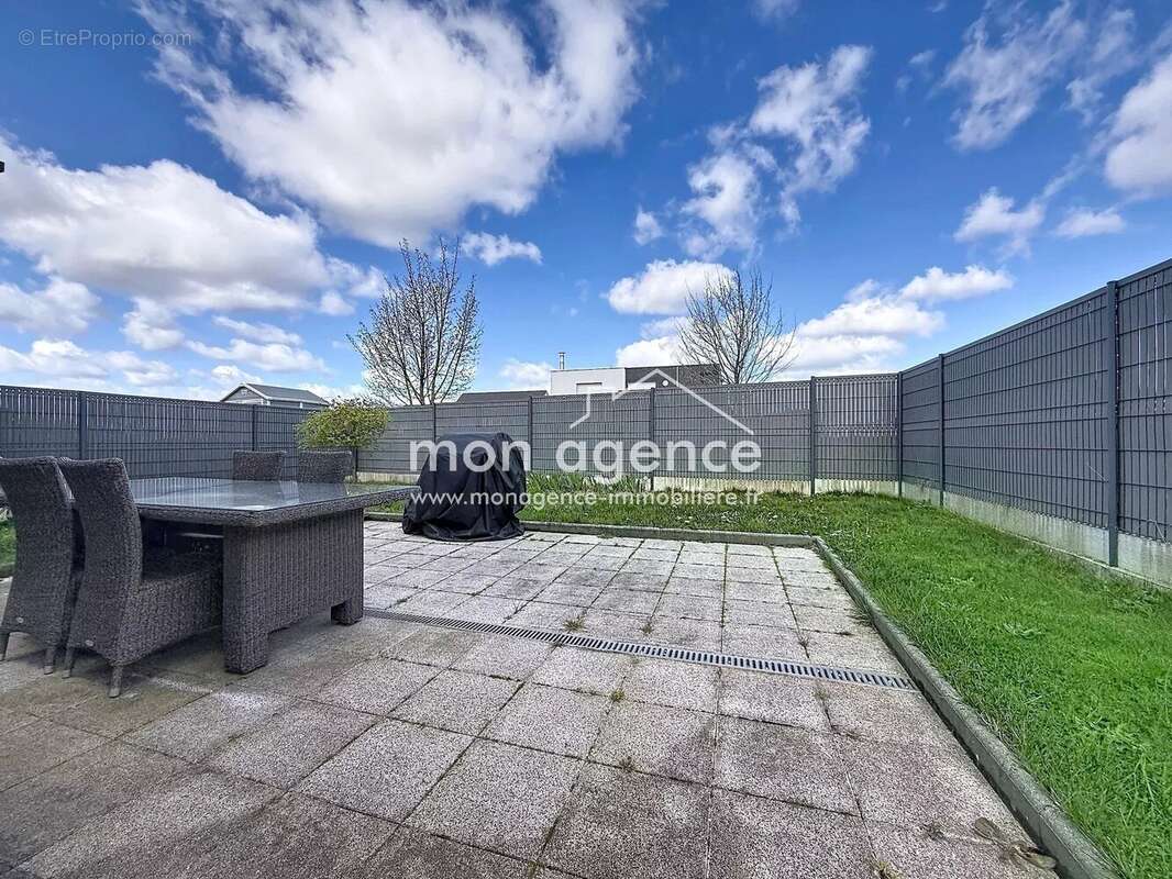 Maison à SAINT-AUBIN-CELLOVILLE