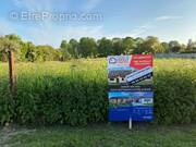 Terrain à LATTRE-SAINT-QUENTIN