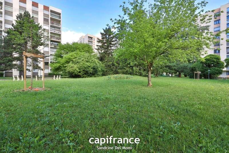 Appartement à SAINT-GENIS-LAVAL