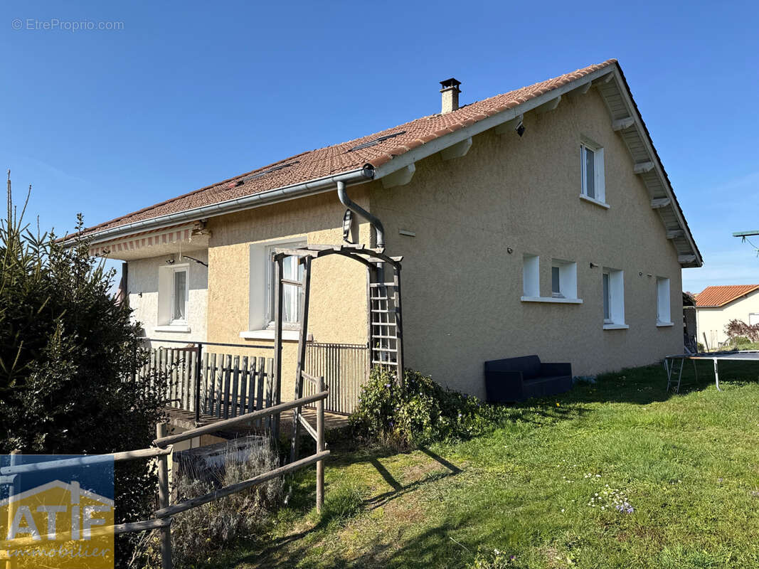 Maison à SAINT-MARTIN-LA-SAUVETE