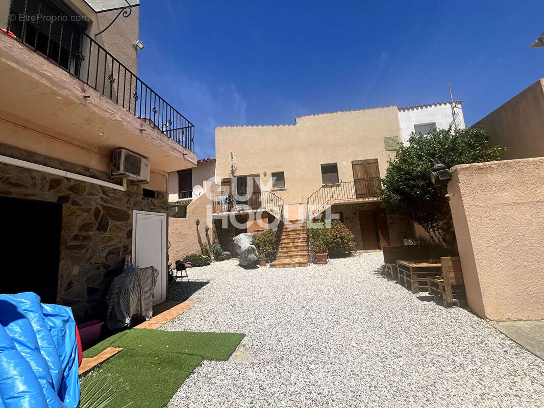 Appartement à VILLENEUVE-DE-LA-RAHO