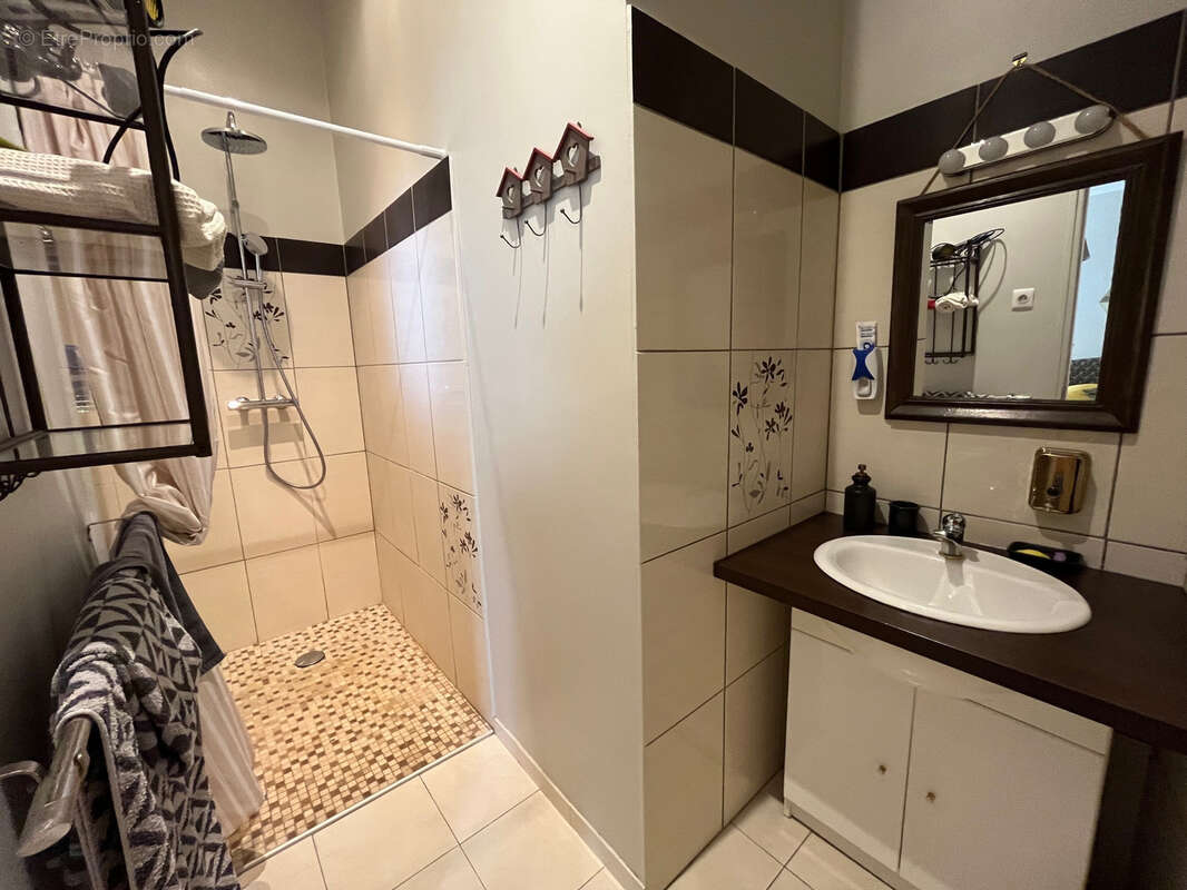 Maison à PERNES-LES-FONTAINES