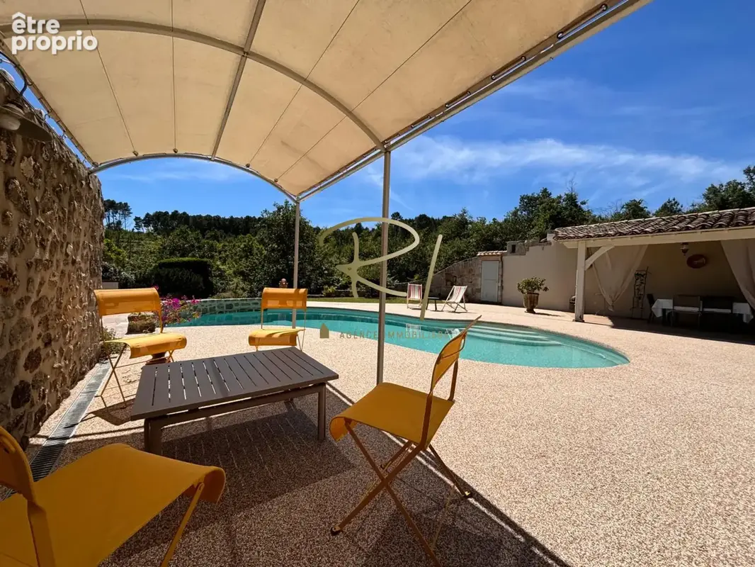 Mas en pierre rénové avec dépendances et piscine - photo 16