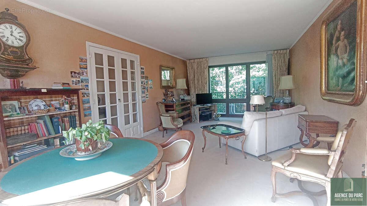 Appartement à VILLE-D'AVRAY