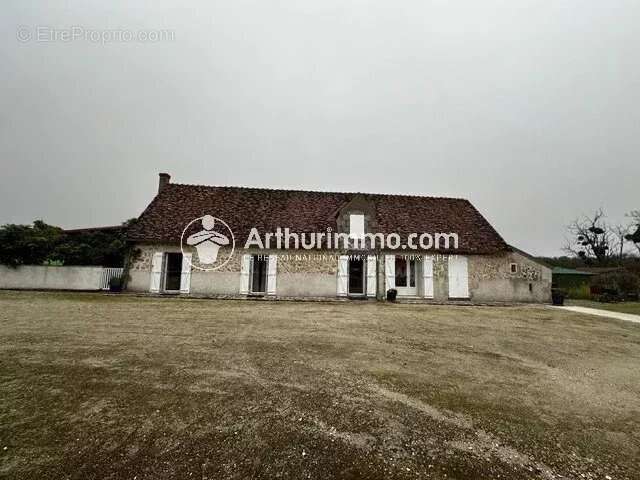 Maison à DAMMARIE-EN-PUISAYE