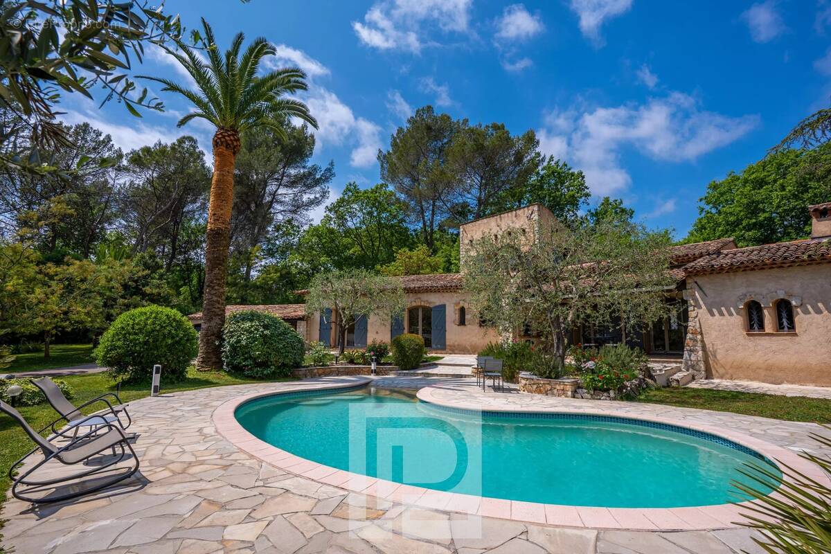Maison à MOUGINS
