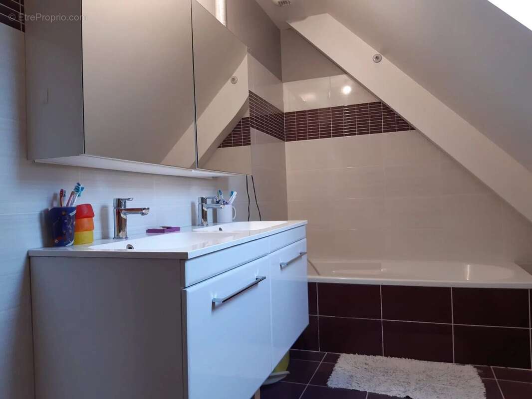 Maison à LA TURBALLE