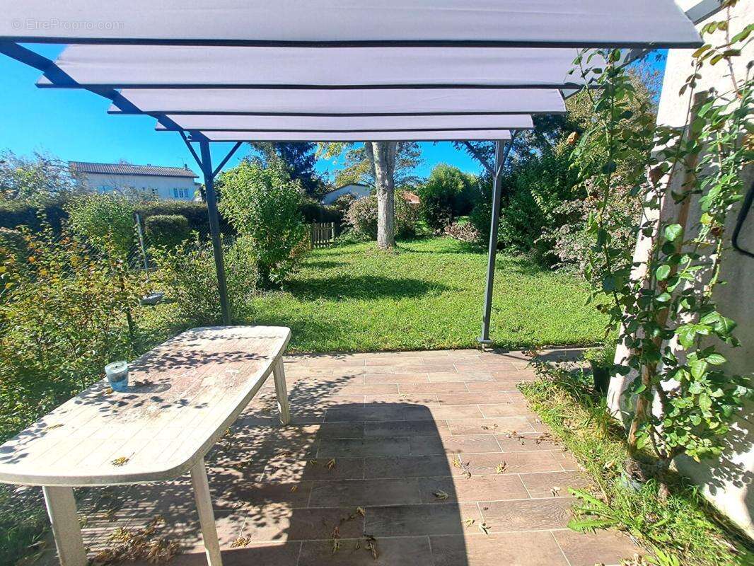 Maison à SAINT-YRIEIX-SUR-CHARENTE