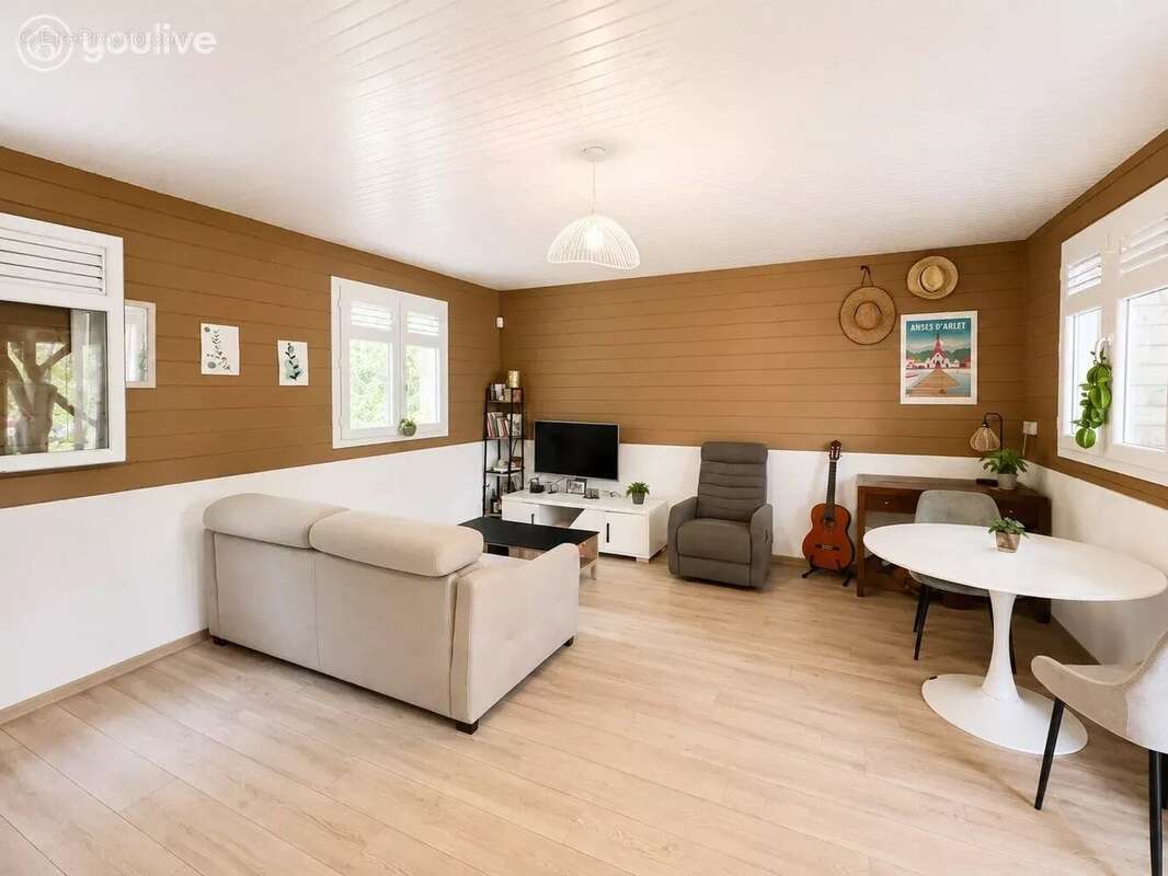 Proche CHU– Villa+ Bungalow 283 m²-piscine -Jardin- Fort-de-France - photo 18