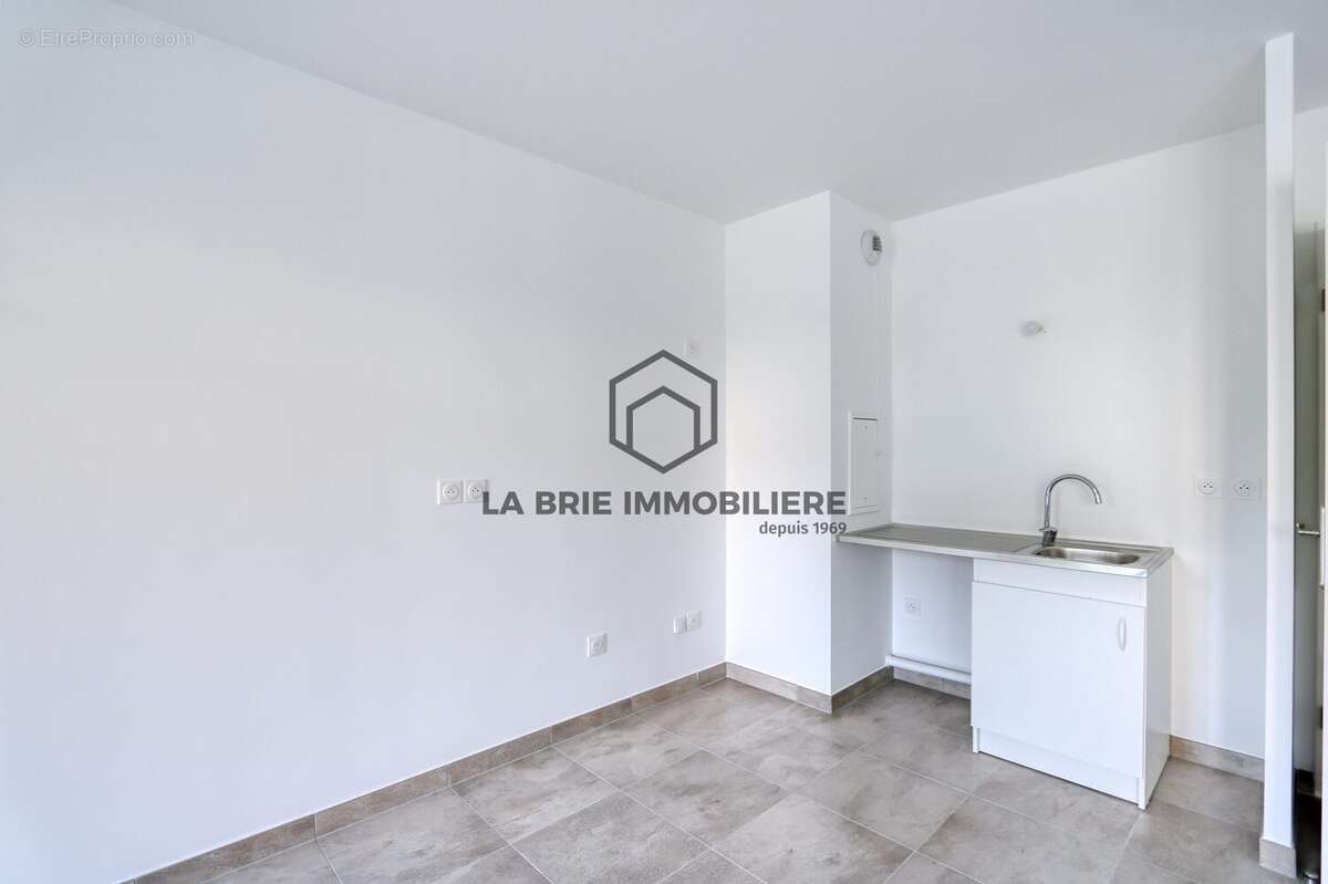 Appartement 63 m² à Mennecy  - photo 5