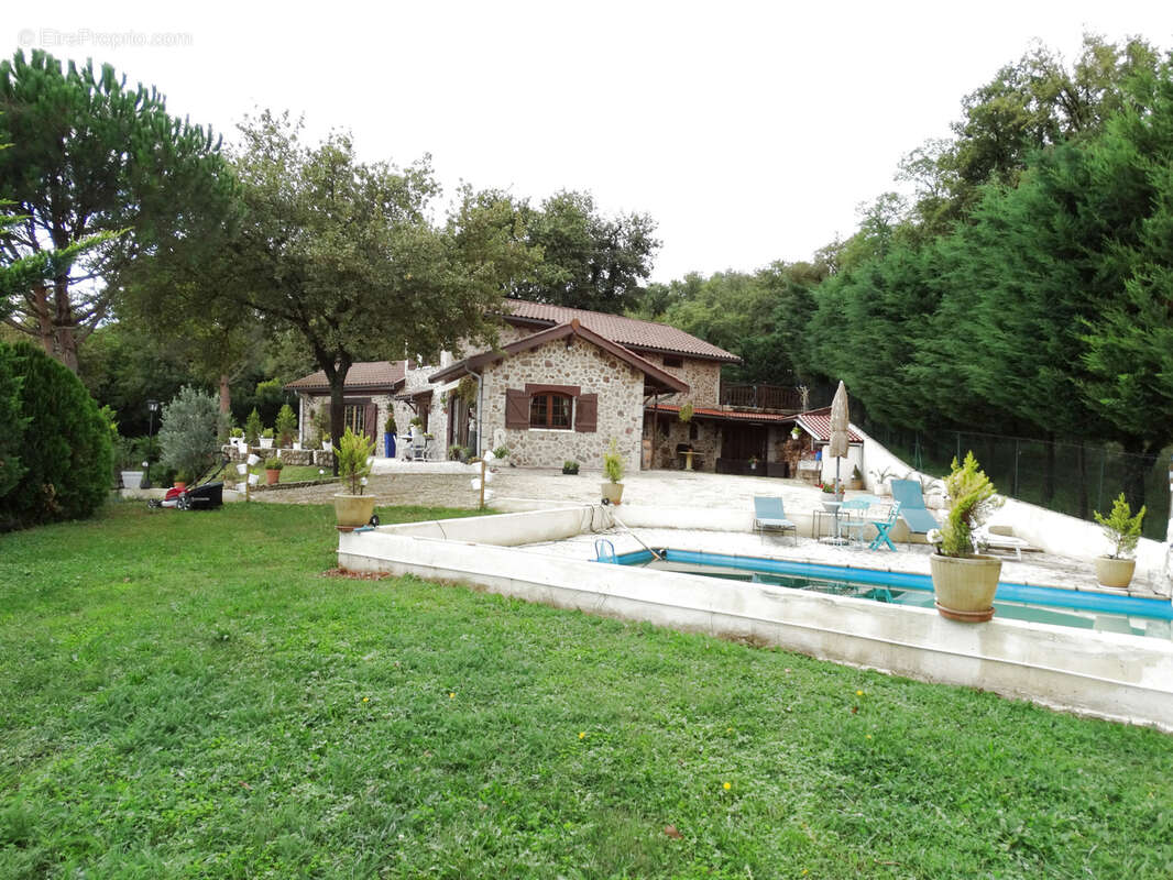 Commerce à TALUYERS