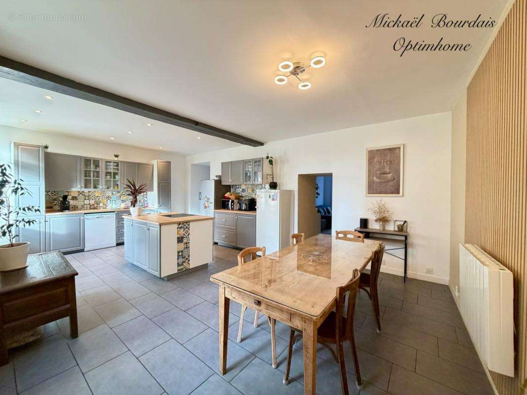 Maison familiale 158 m² + 50 m² aménageables - 4 chambres - Centre Le Lude - photo 13