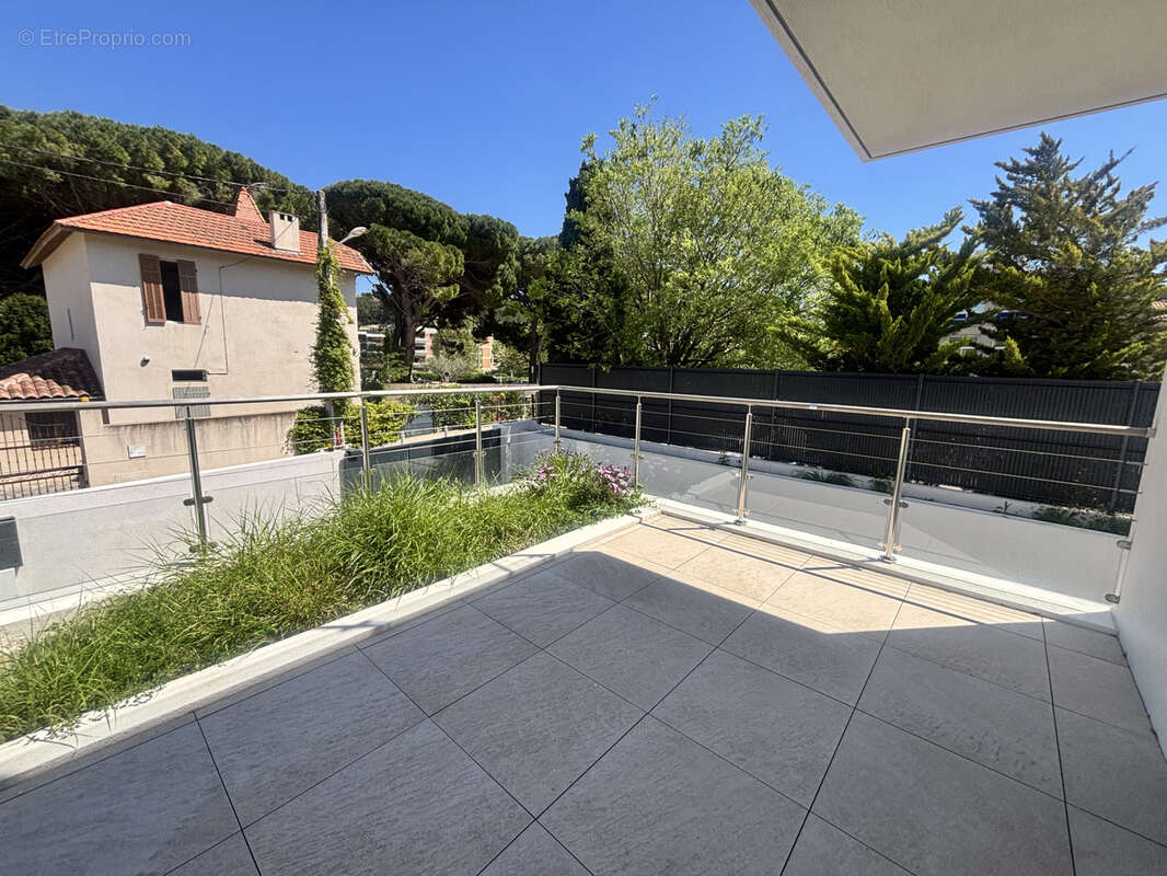 Appartement à CARRY-LE-ROUET