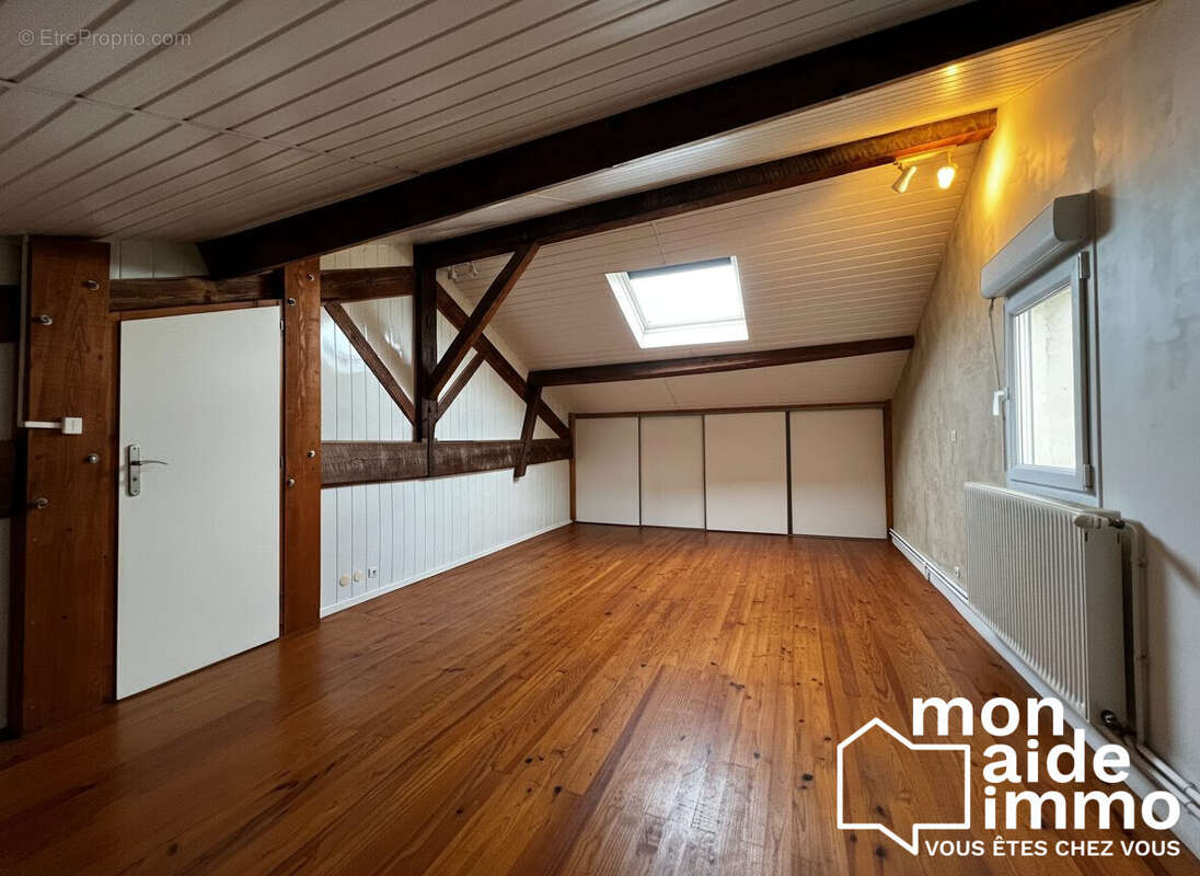 Appartement à COUTRAS