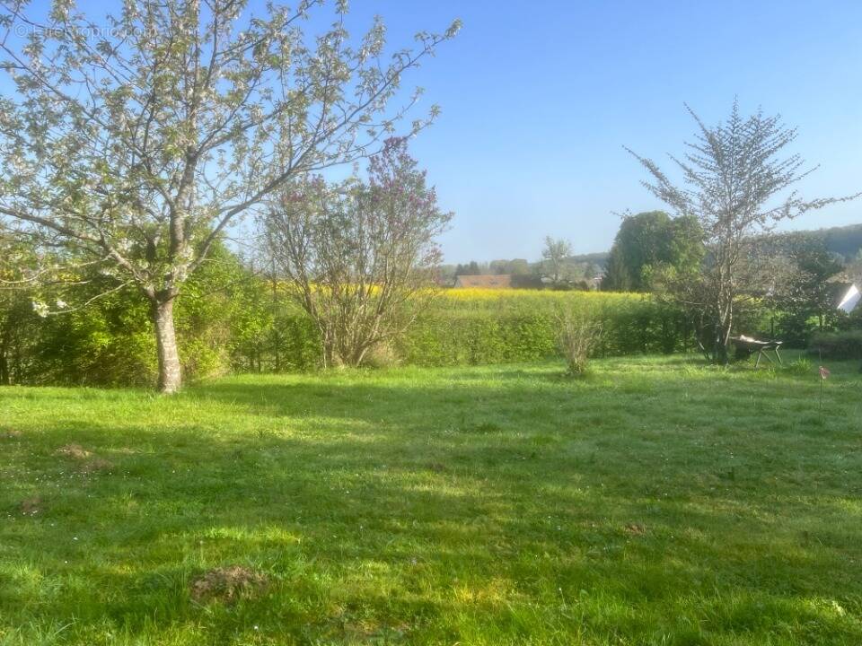 Terrain à VAUX-SUR-EURE