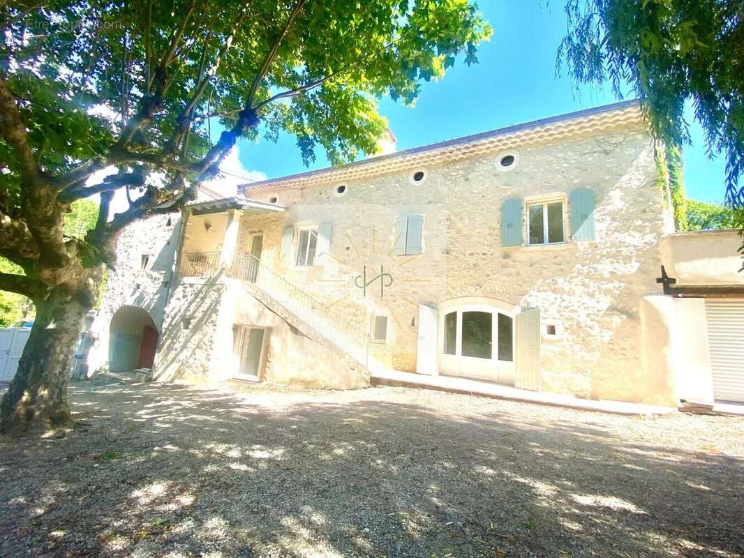 Maison à LA COUCOURDE