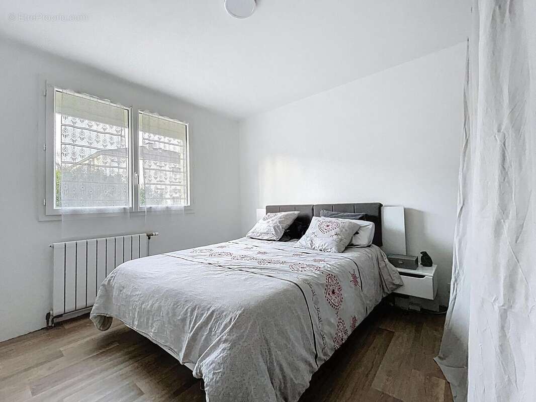 Photo 6 - Maison à VILLENEUVE-LA-GUYARD