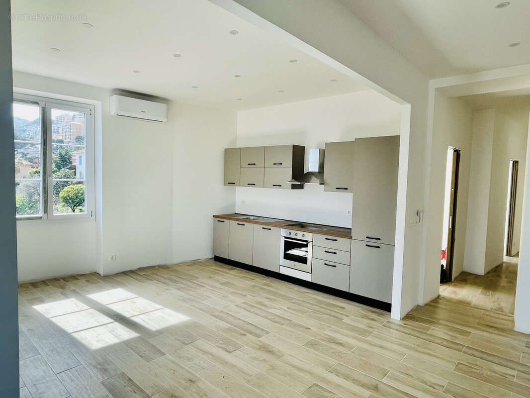 Appartement à ROQUEBRUNE-CAP-MARTIN