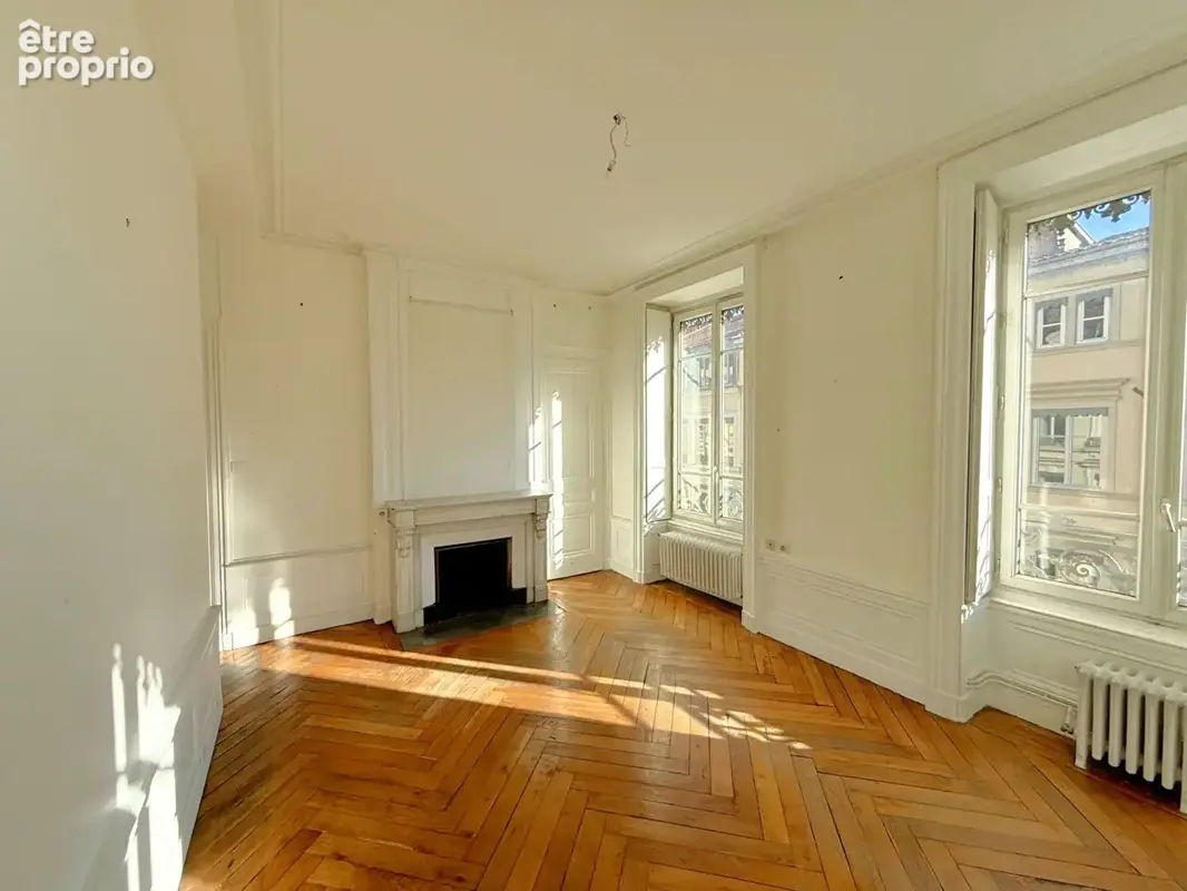 Lyon 1 presqu'ile rue du bât d'argent - t4 127m² - photo 2