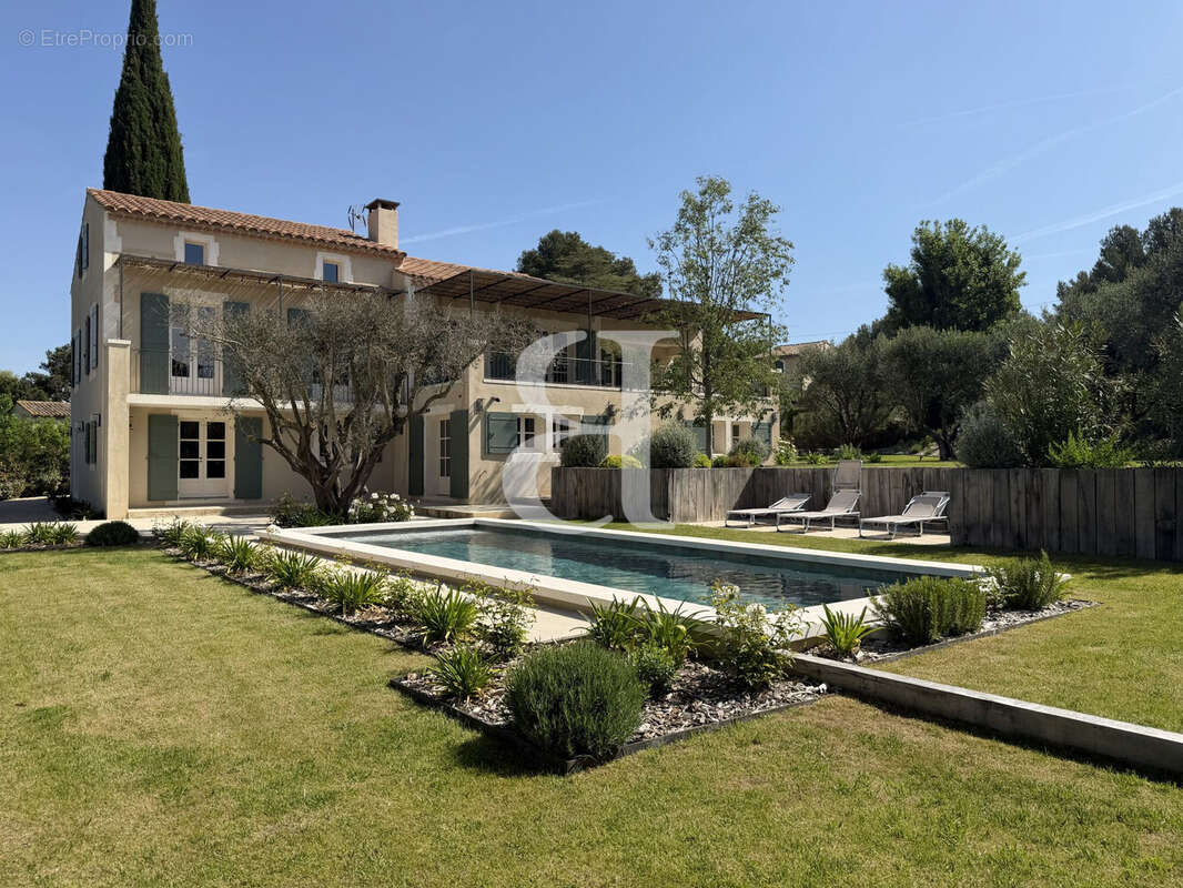 Maison à FONTVIEILLE