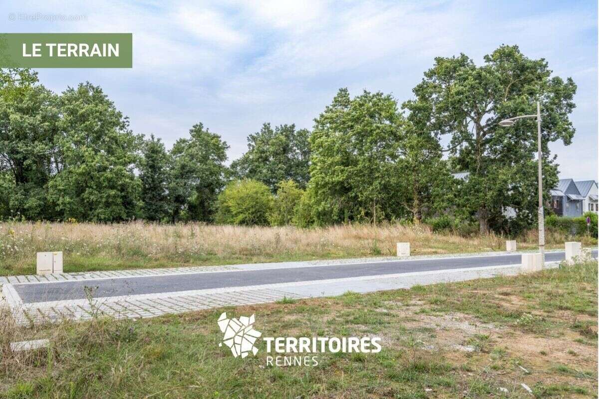 Terrain à LA CHAPELLE-THOUARAULT