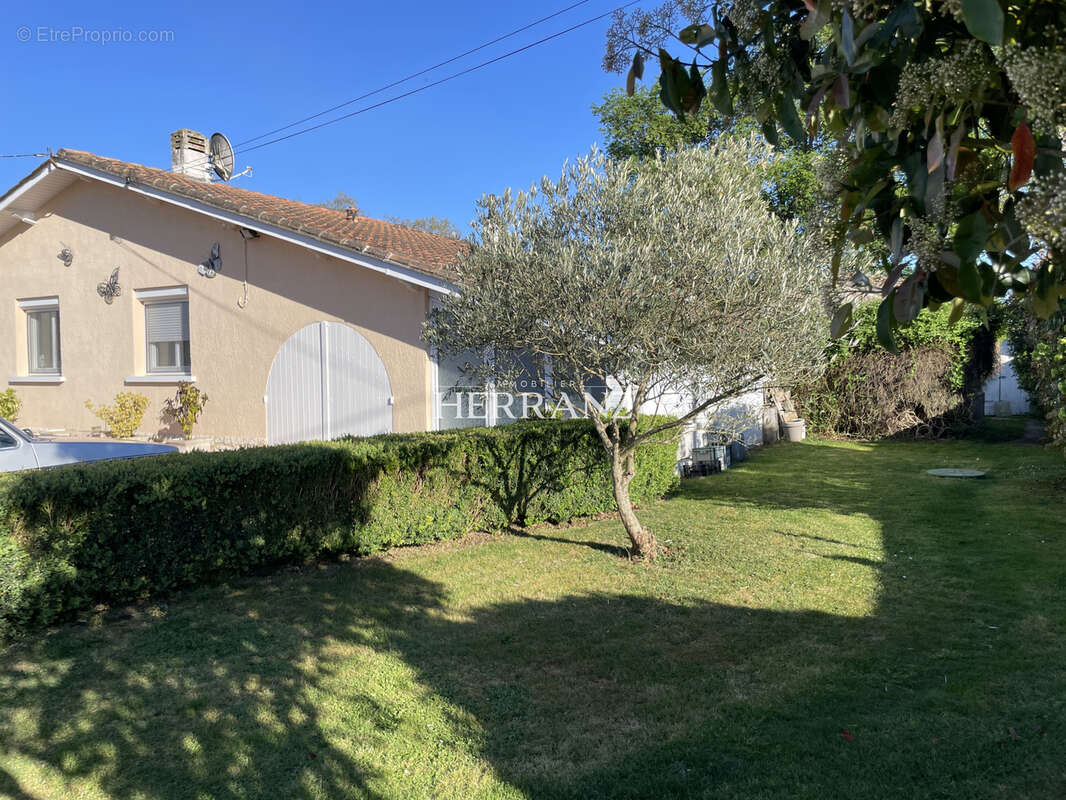 Maison à CIVRAC-SUR-DORDOGNE