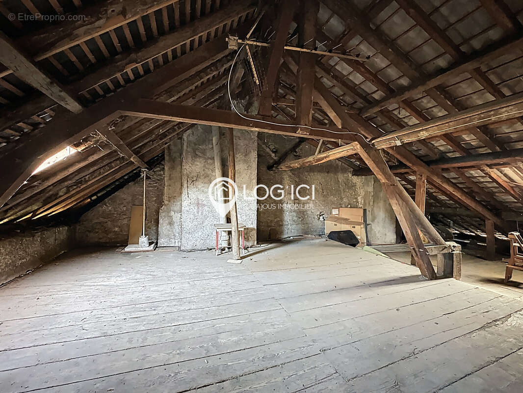 Appartement à NAY