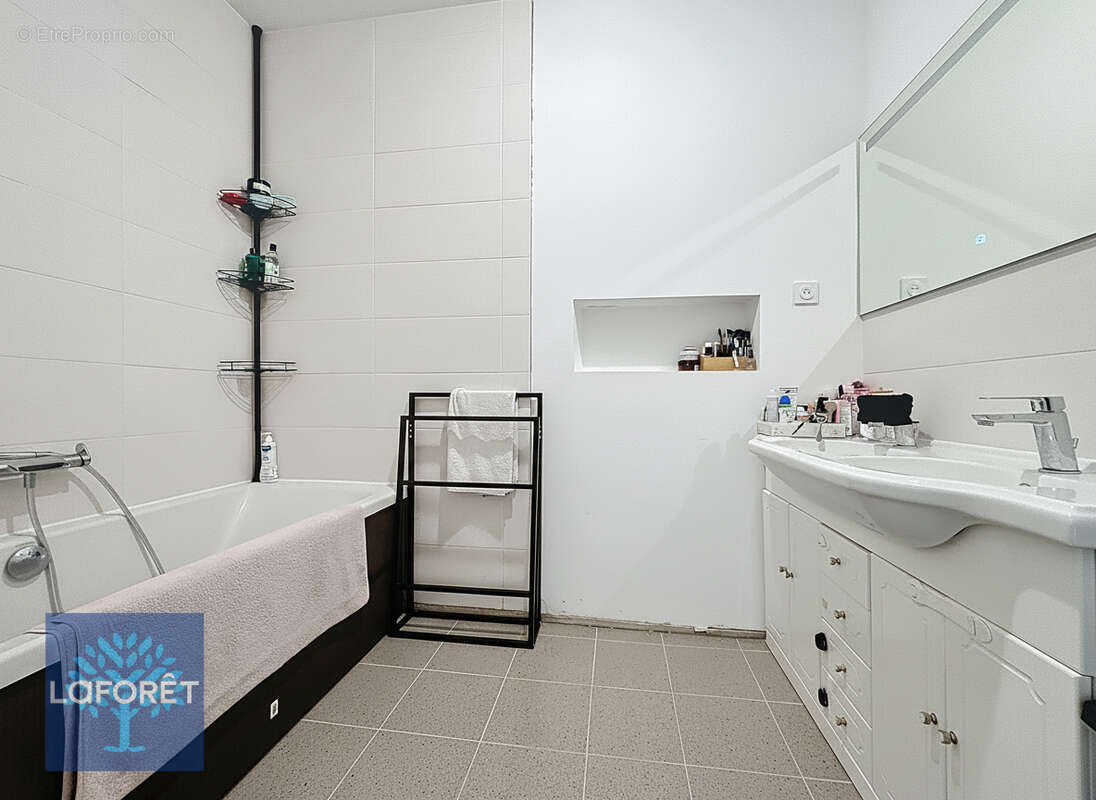 Maison à LOUVIGNE-DU-DESERT