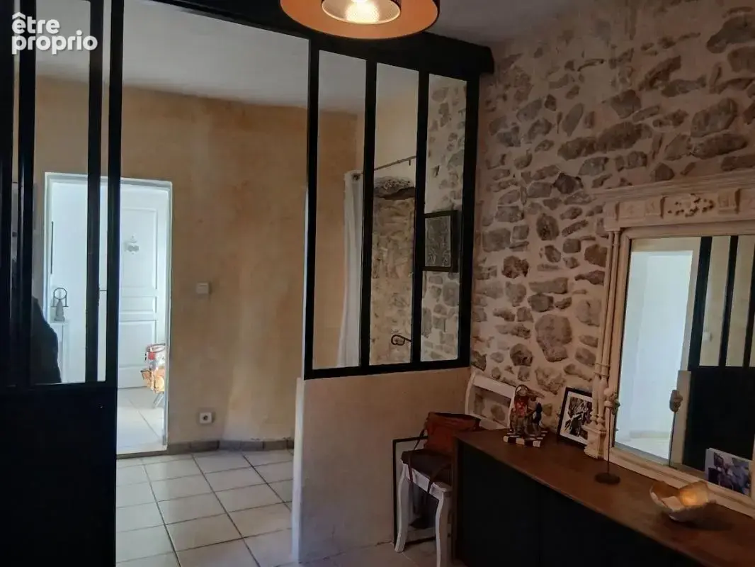 Maison de village entièrement rénovée de 185 m2 avec patio terrasse et cour intérieure - photo 8