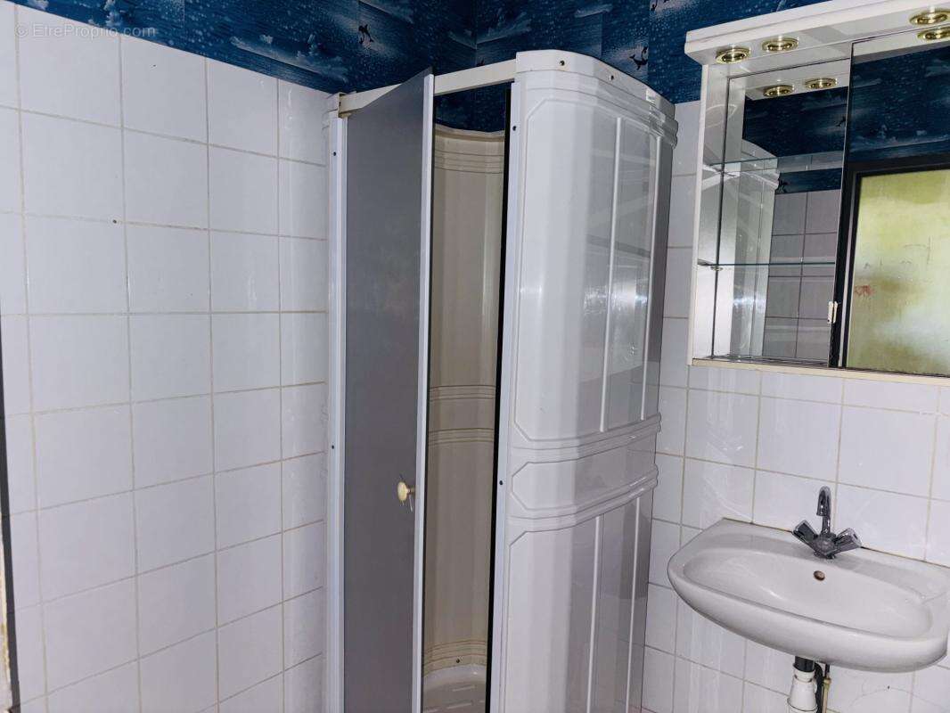 Appartement à SAINT-DONAT-SUR-L'HERBASSE