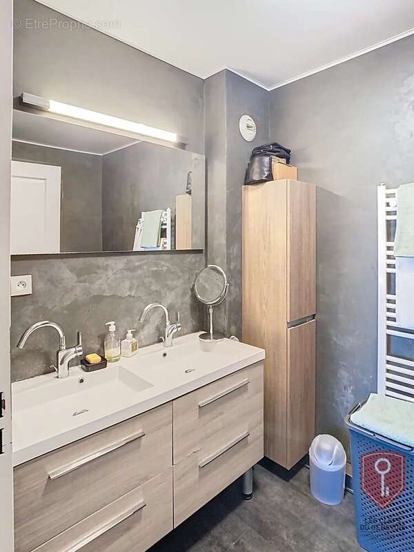 Appartement à REIGNIER