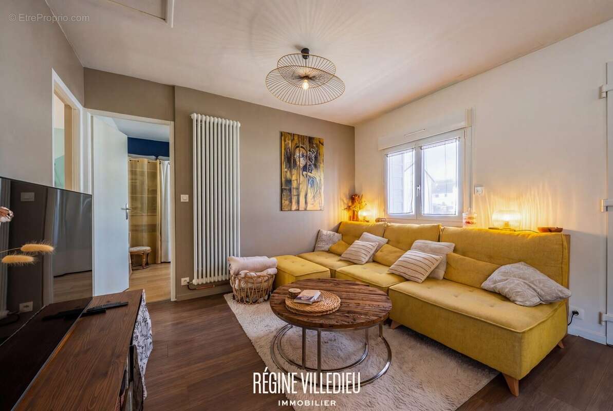 Maison à EQUEURDREVILLE-HAINNEVILLE