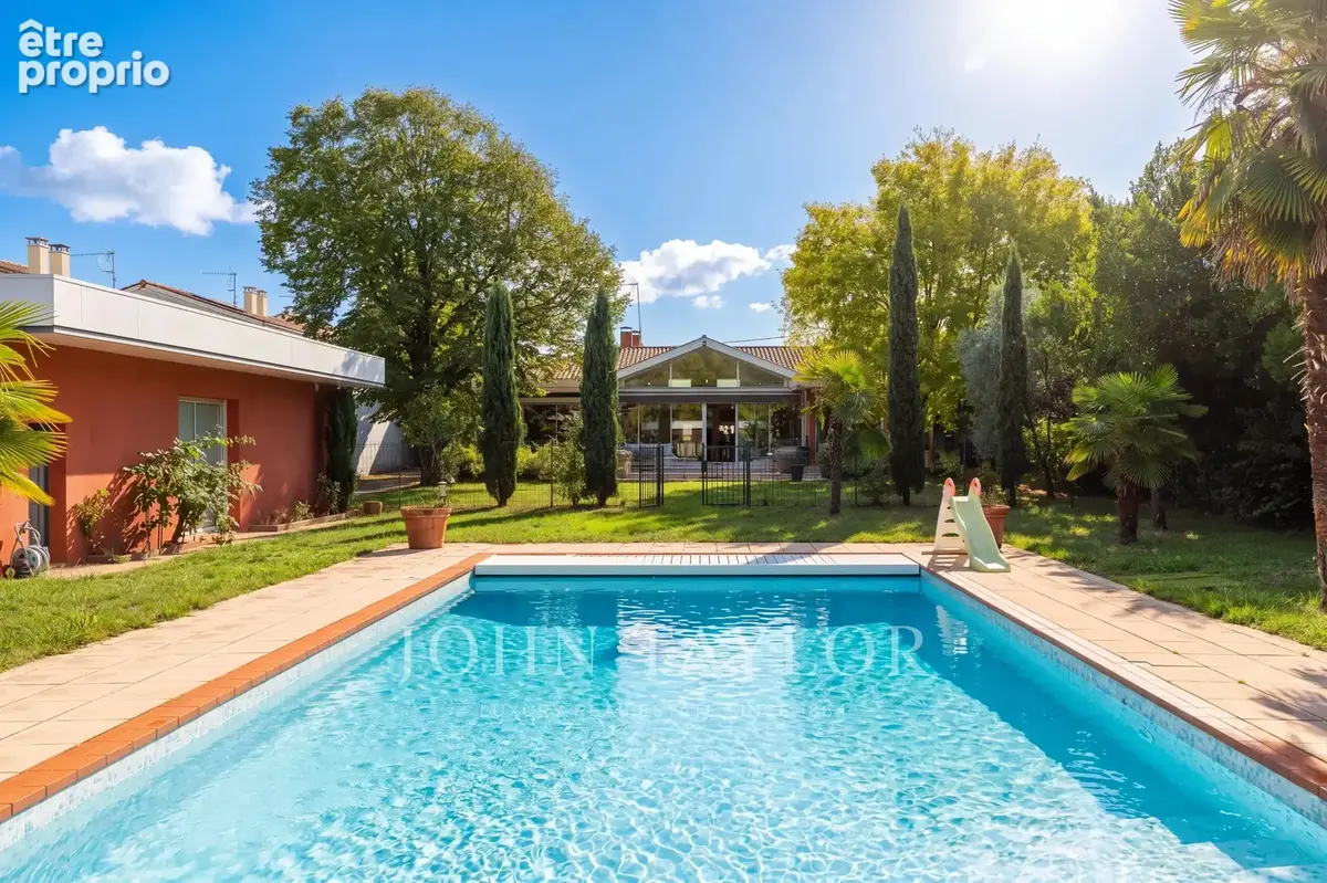 Villa d’architecte – parc paysager de 3 000 m² – piscine – pool house – dépendance - photo 2