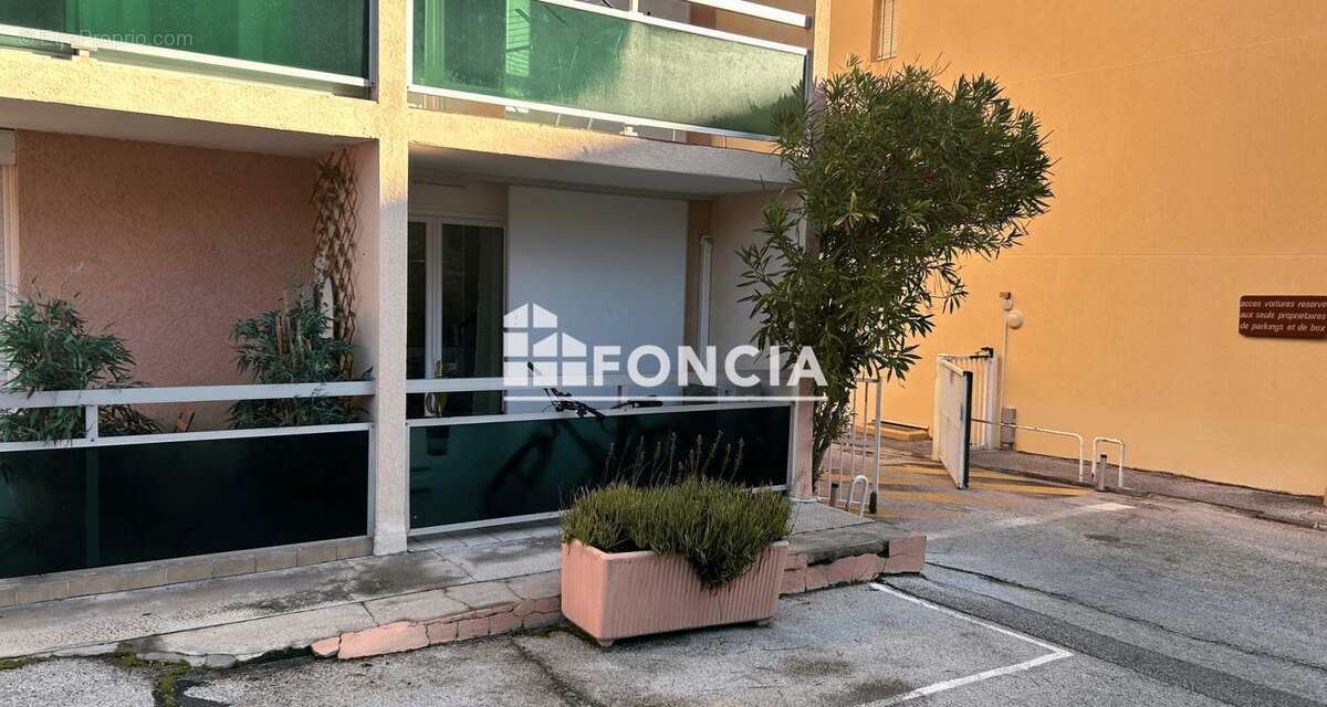 Appartement à BORMES-LES-MIMOSAS