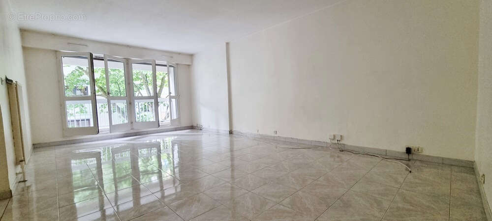 Appartement à PARIS-20E