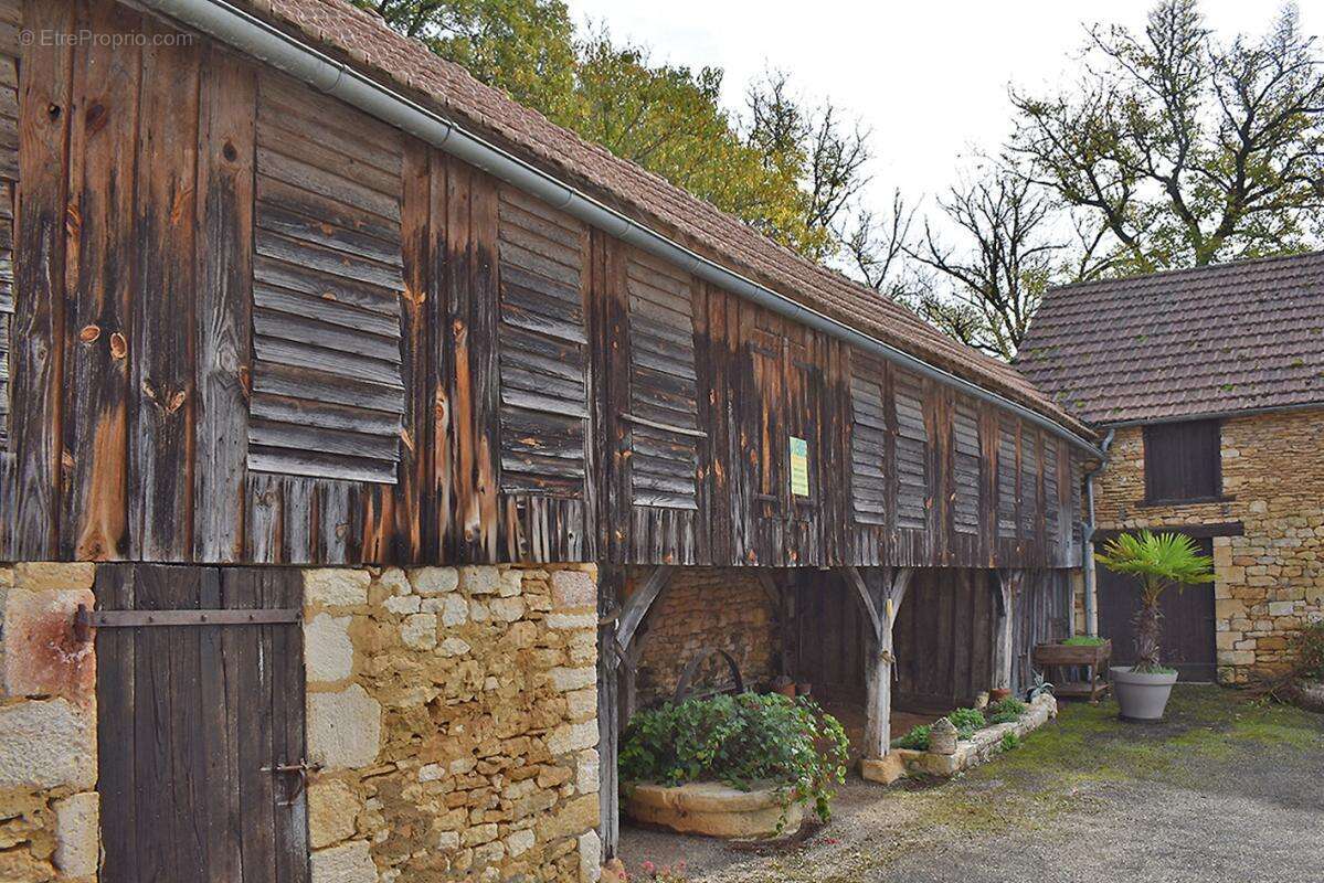 Corps de ferme Coly Saint Amand 6 pièce(s) 111 m2 - photo 8