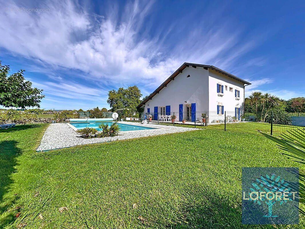 Maison à SAINT-GEOURS-DE-MAREMNE