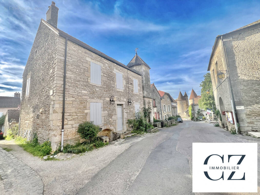 Maison à CHATEAUNEUF