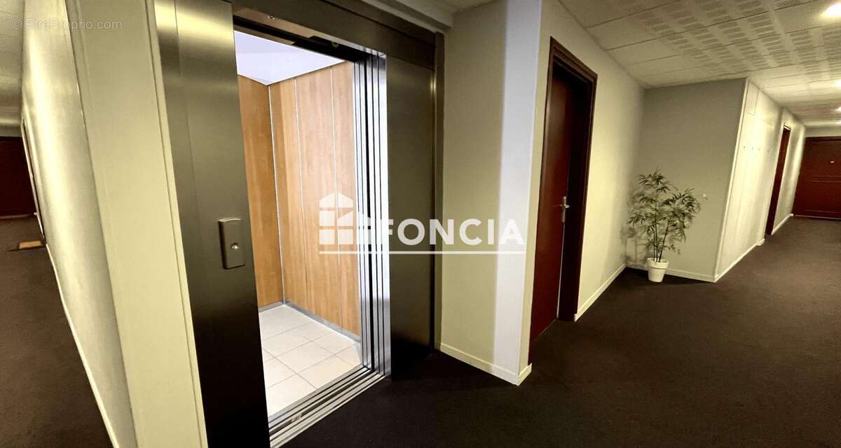 Appartement à SAINT-SEBASTIEN-DE-MORSENT